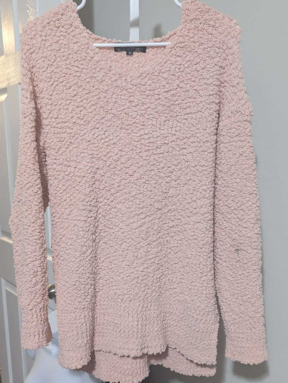 MEROKEETY Blush Pink Popcorn Knit V-Neck High-Low Side Slit Sweater Women's M